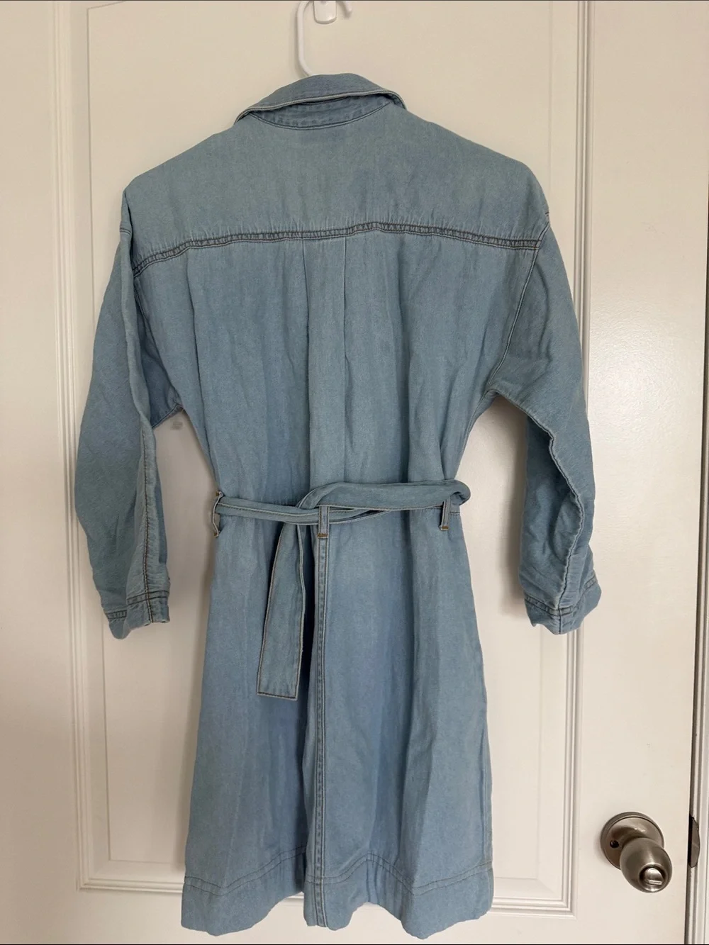 LACOSTE Light Blue Denim Belted Dress with Collar Sz 36 Long Sleeves Denim Mini - Picture 7 of 10